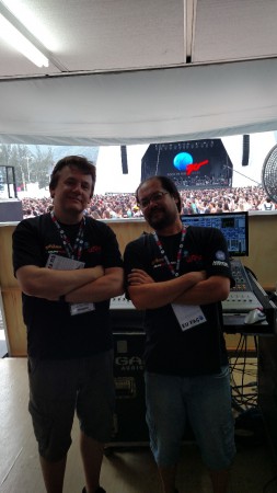 Flávio Decaroli e Humberto (iluminador UAR) - Ultraje a Rigor / Rock in Rio 2015 - Palco Sunset